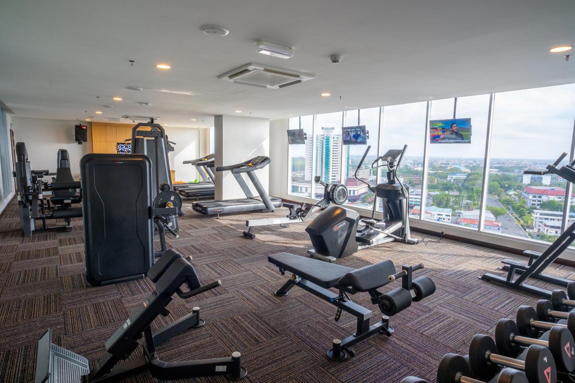 City Rise Hotel מירי מראה חיצוני תמונה